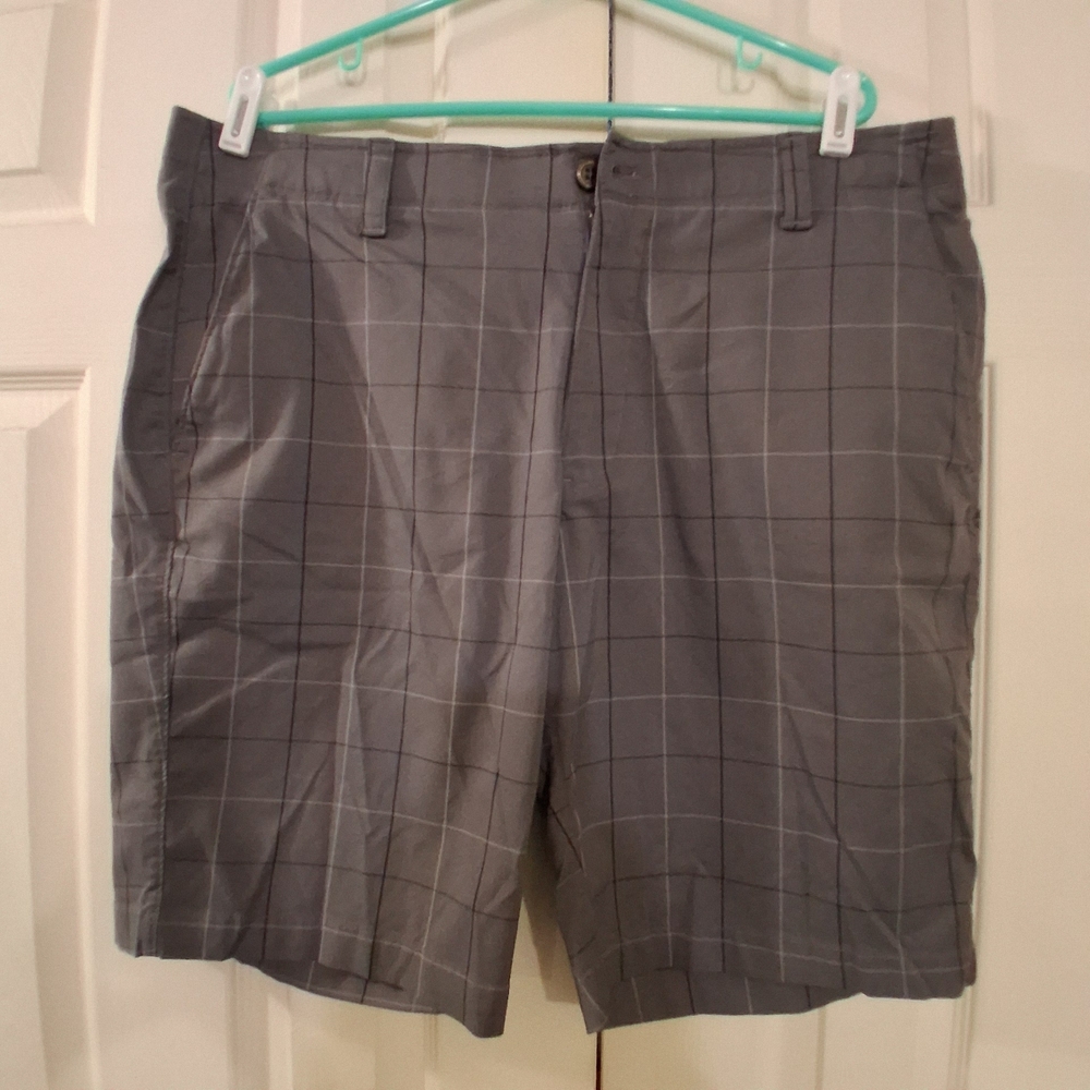 Under Armour Golf Gray Checkered Men's Shorts